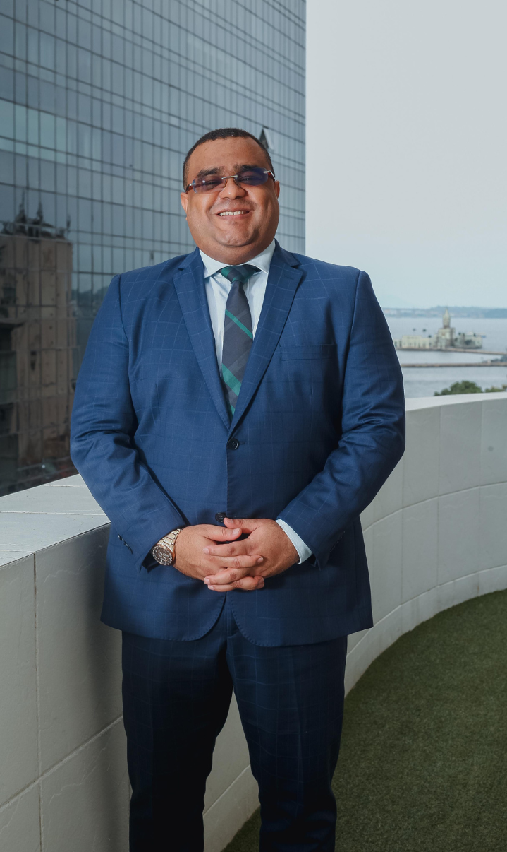 Dr. Romer Carvalho - Advogado Especialista em Direito de Família